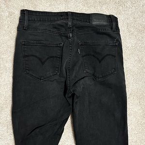 Levi’s High Rise Black Skinny Jean